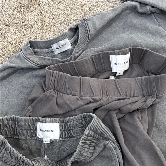 Talentless Gray Sweatshirt and Joggers Set - Picture 7 of 7